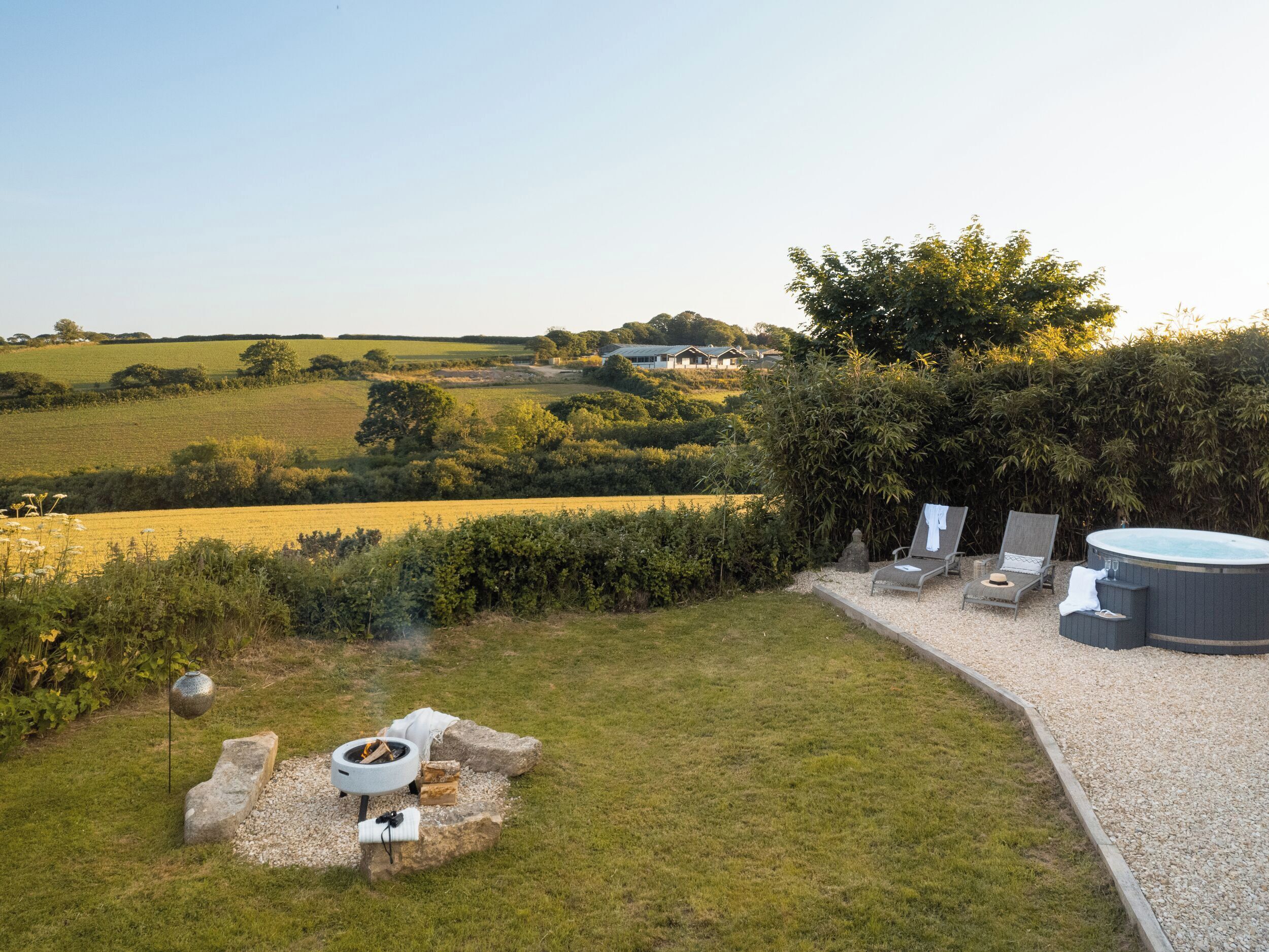 Bồn tắm spa ngoài trời