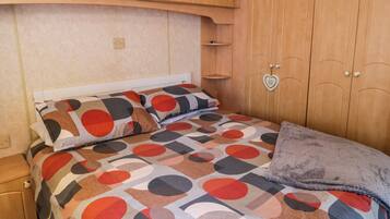 2 habitaciones, decoración personalizada y muebles diferentes