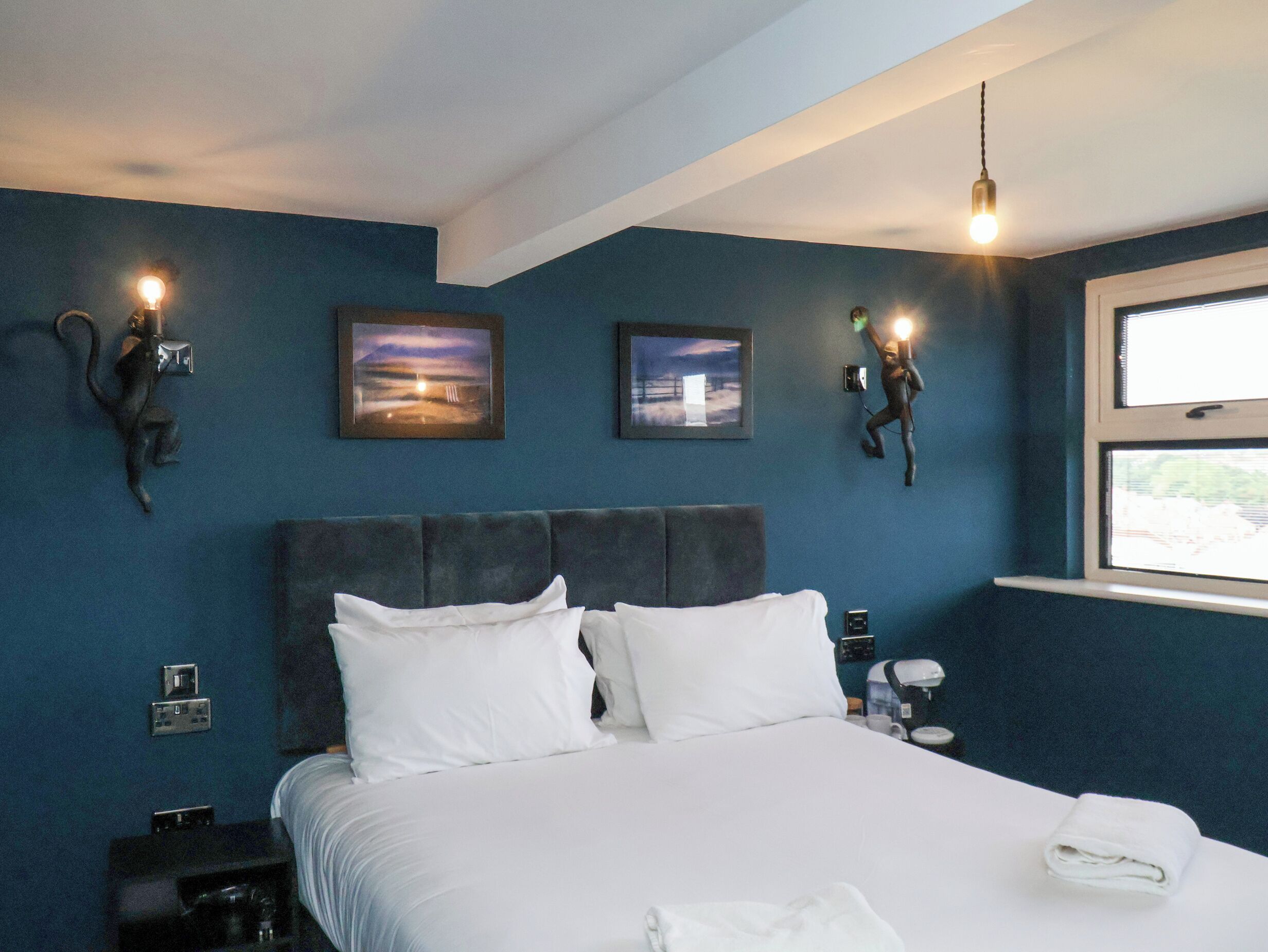 8 quartos, individualmente decorados, individualmente mobiliados
