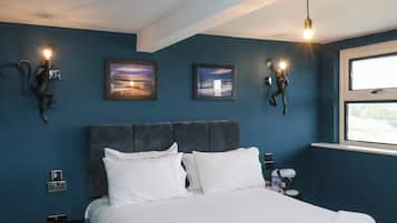 8 quartos, individualmente decorados, individualmente mobiliados