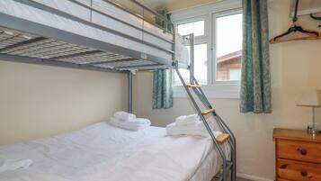 2 bedrooms, individually decorated, individually furnished, free WiFi