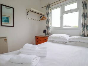 2 bedrooms, individually decorated, individually furnished, free WiFi