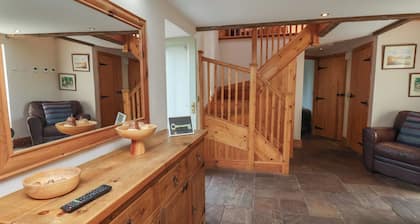 Horseshoe Cottage