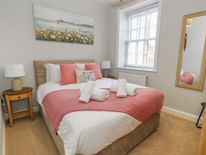 2 bedrooms, individually decorated, individually furnished, free WiFi - Two @ No36 (Weymouth)
