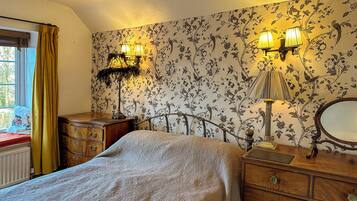 3 bedrooms, individually decorated, individually furnished, free WiFi