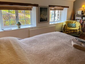 3 bedrooms, individually decorated, individually furnished, free WiFi