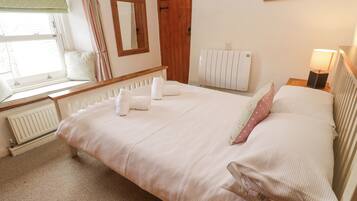 2 bedrooms, individually decorated, individually furnished, free WiFi