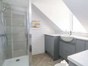 Bathroom - The Loft @ No36 (Weymouth)