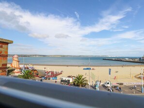 Beach nearby - The Loft @ No36 (Weymouth)