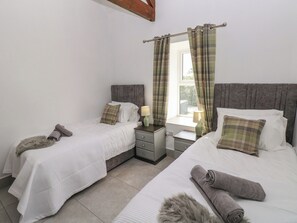5 bedrooms, individually decorated, individually furnished, free WiFi