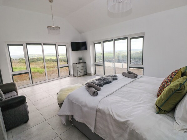 5 chambres, décoration personnalisée, ameublement personnalisé