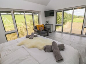 5 chambres, décoration personnalisée, ameublement personnalisé