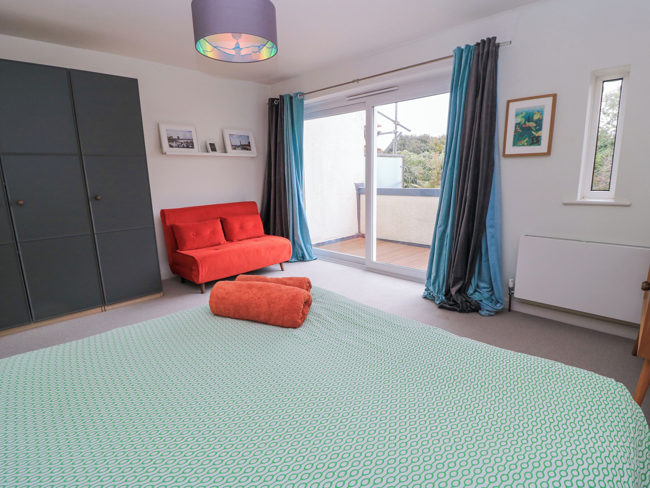 4 bedrooms, individually decorated, individually furnished, free WiFi