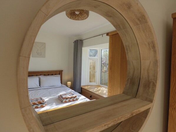 3 bedrooms, individually decorated, individually furnished, free WiFi - Farmer's Rest (Ely)