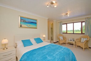 6 kamar tidur dan didekorasi berbeda-beda