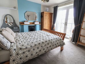 2 bedrooms, individually decorated, individually furnished, free WiFi