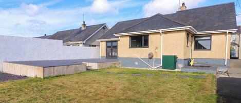 Cottage | Property grounds
