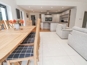 Dining - Hafan Y Mor (Prestatyn)