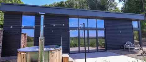 Cottage | Front of property