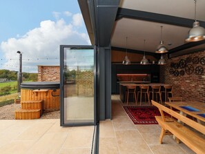 Outdoor dining - Brock House (Northallerton)