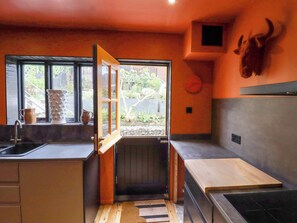 Frigorífic, rentaplats, bullidora elèctrica i torradora