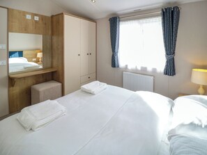 2 bedrooms, individually decorated, individually furnished - 28 Finch (Scarborough)