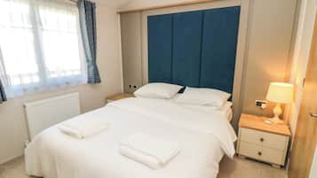 2 bedrooms, individually decorated, individually furnished