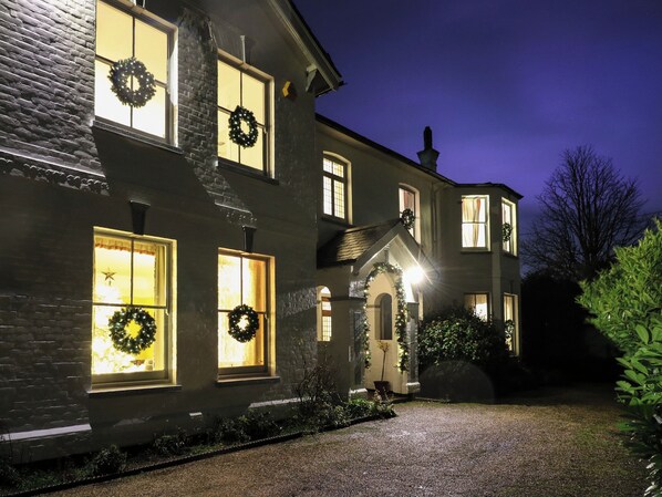 Exterior - Rough Hill House (Chelmsford)