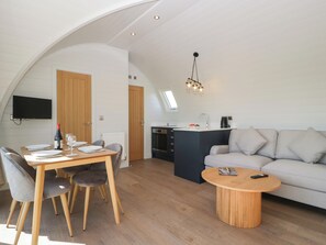 Living area - Leadon View Oak (Newent)
