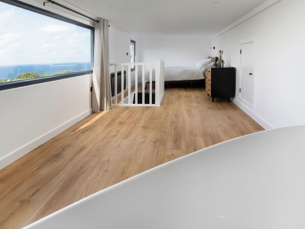 Decoración personalizada, muebles diferentes y wifi gratis 