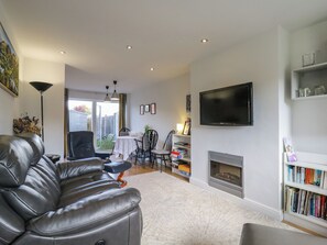 Living area - 25 Resbury Close (Cambridge)