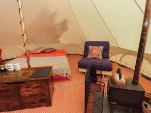 1 bedroom, individually decorated, individually furnished