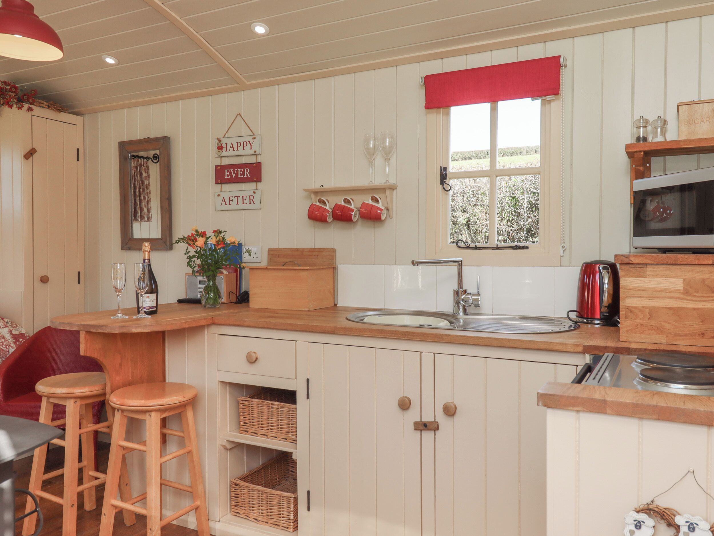 냉장고, 전기  주전자, 조리 도구/접시/주방 기구