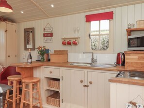 Fridge, electric kettle, cookware/dishes/utensils - Shepherds Bliss (Crediton)