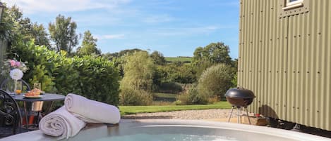 Bañera de hidromasaje exterior