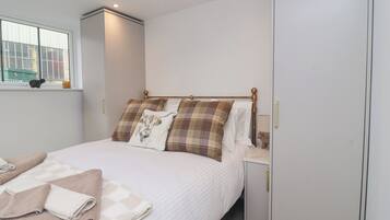 2 habitaciones, decoración personalizada y muebles diferentes