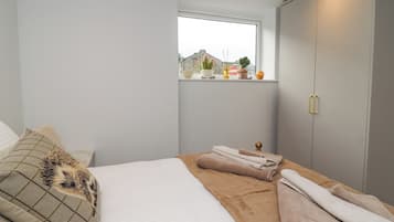 2 habitaciones, decoración personalizada y muebles diferentes