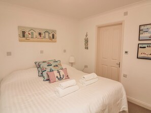 2 bedrooms, individually decorated, individually furnished, free WiFi