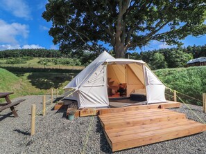 Outdoor dining - Kailzie (Peebles)