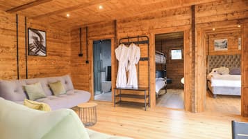 2 bedrooms, individually decorated, individually furnished, free WiFi