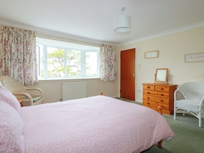 2 bedrooms, individually decorated, individually furnished, free WiFi