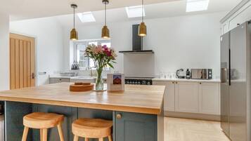 Fridge, dishwasher, electric kettle, toaster