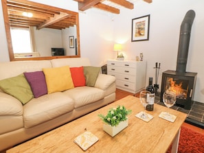 Fireplace - Courtyard Cottage (Buxton)