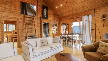 Cottage | Living area | Fireplace