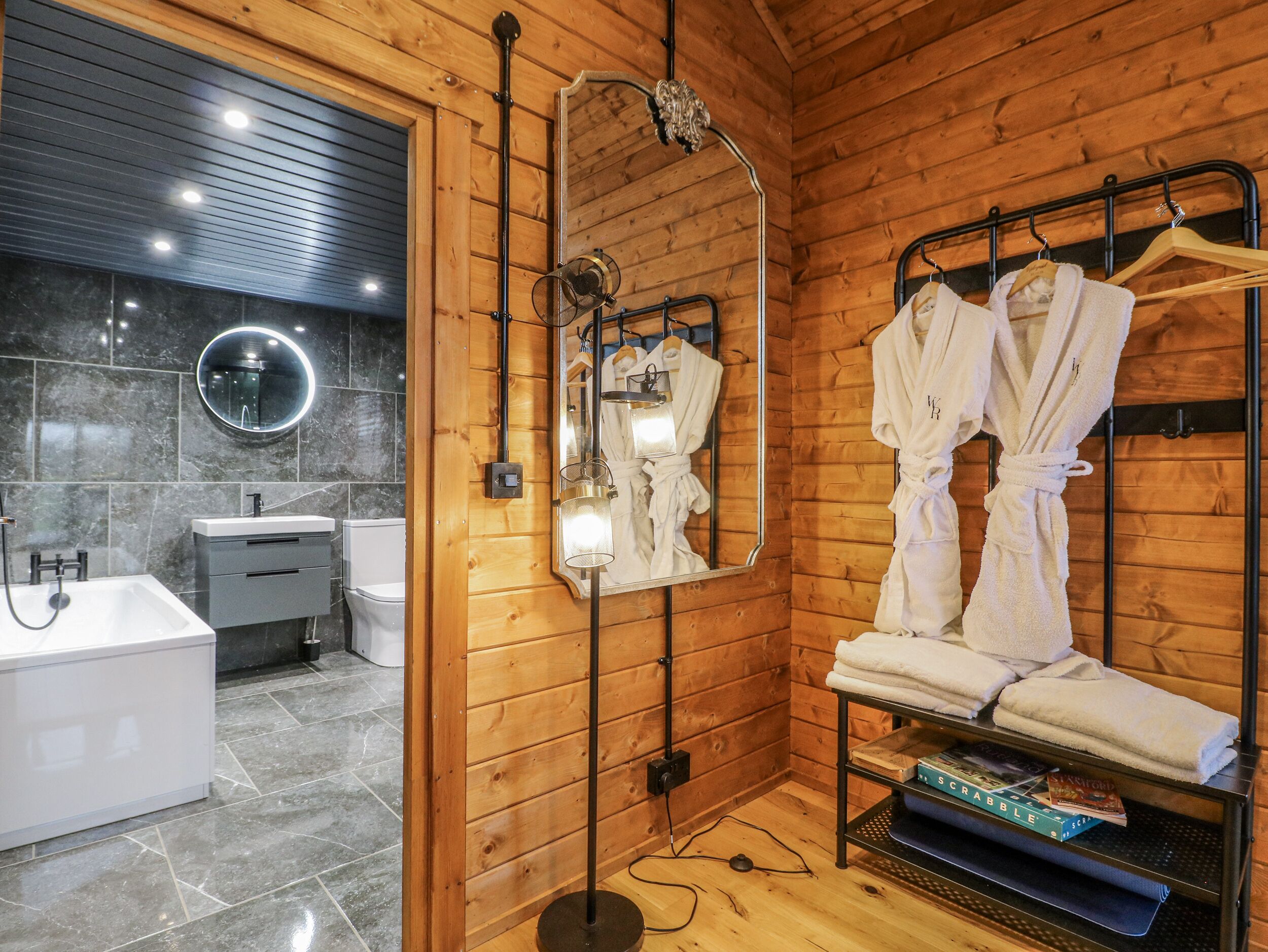 Cottage | Bathroom | Shower