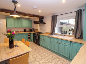 Frigorífic, rentaplats, bullidora elèctrica i torradora 