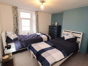 3 bedrooms, individually decorated, individually furnished, free WiFi - Seahaven (Maryport)