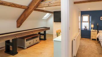 3 bedrooms, individually decorated, individually furnished, free WiFi