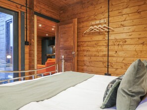 Cottage | 2 bedrooms, individually decorated, individually furnished, free WiFi - Bee Hive (Oakham)