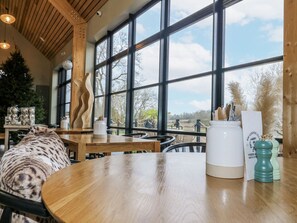 Cottage | Dining - Bee Hive (Oakham)